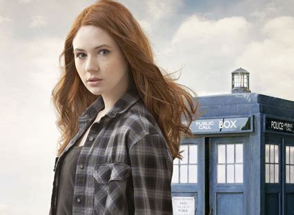 Dr Who star Karen Gillan reportedly found naked and whimpering。